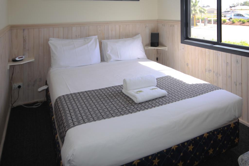 Sun Country Lifestyle Park Hotel Mulwala Room photo