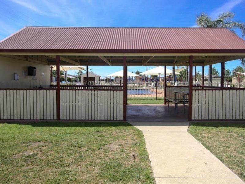 Sun Country Lifestyle Park Hotel Mulwala Exterior photo
