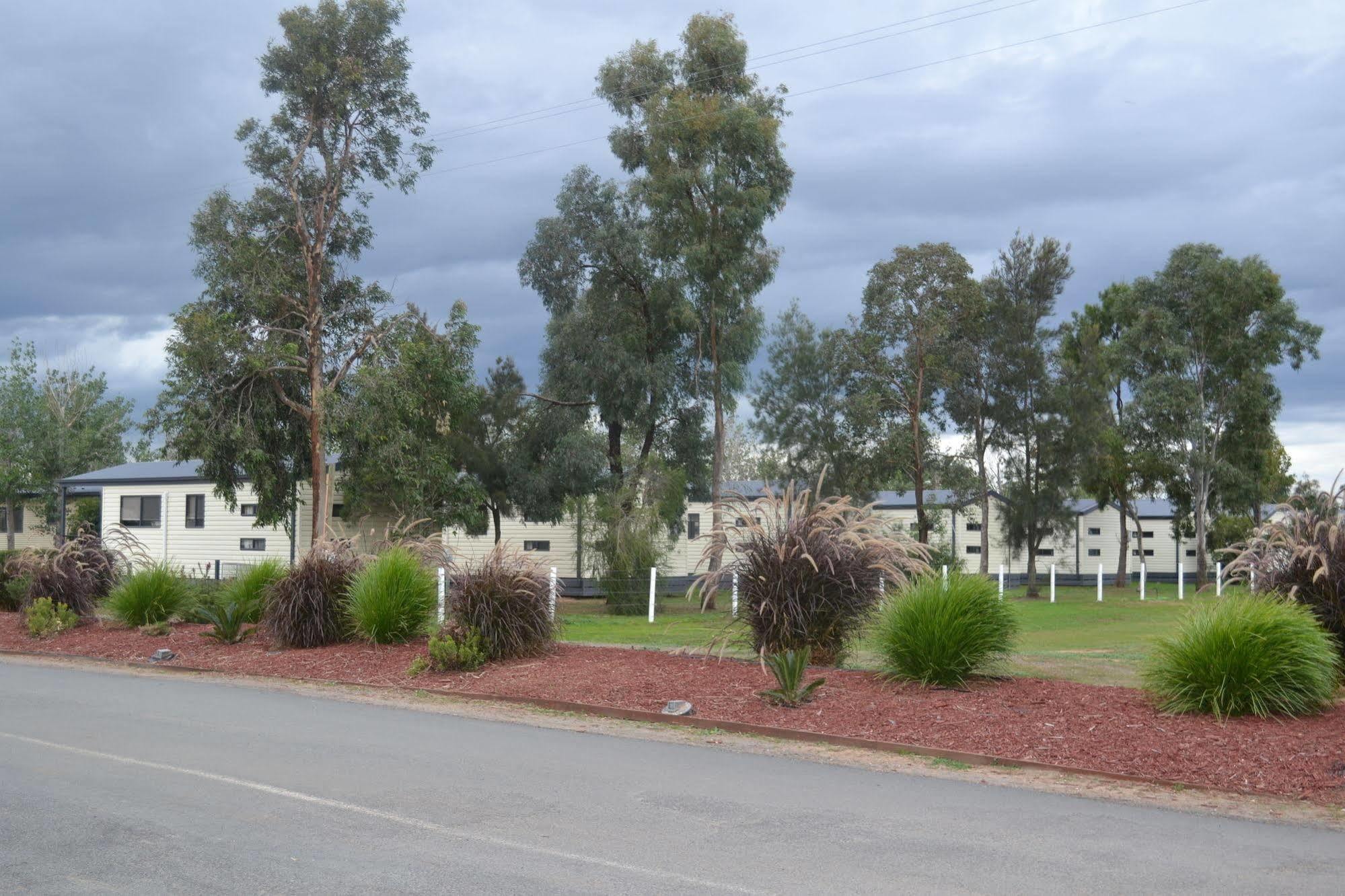Sun Country Lifestyle Park Hotel Mulwala Exterior photo