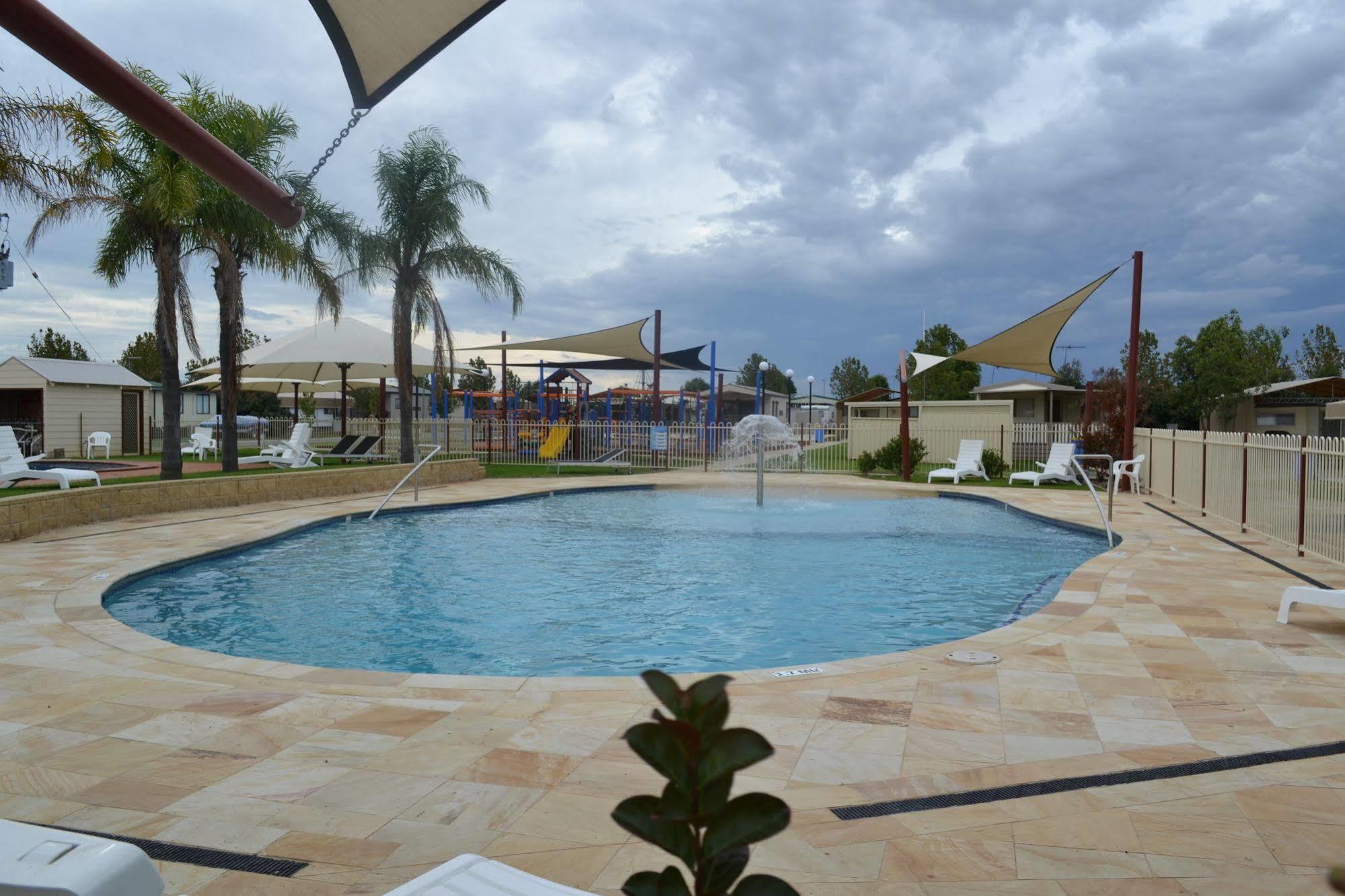 Sun Country Lifestyle Park Hotel Mulwala Exterior photo
