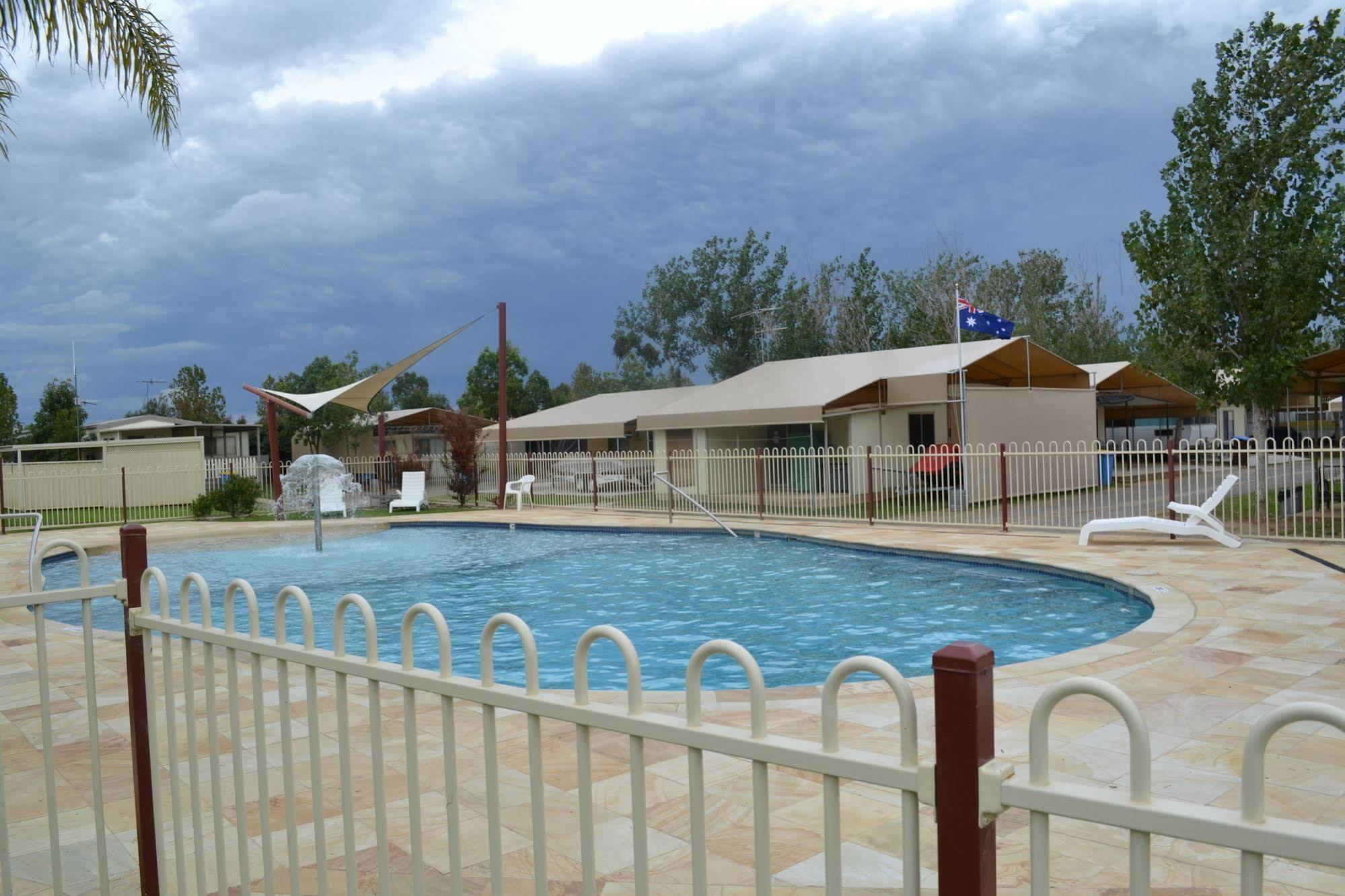 Sun Country Lifestyle Park Hotel Mulwala Exterior photo